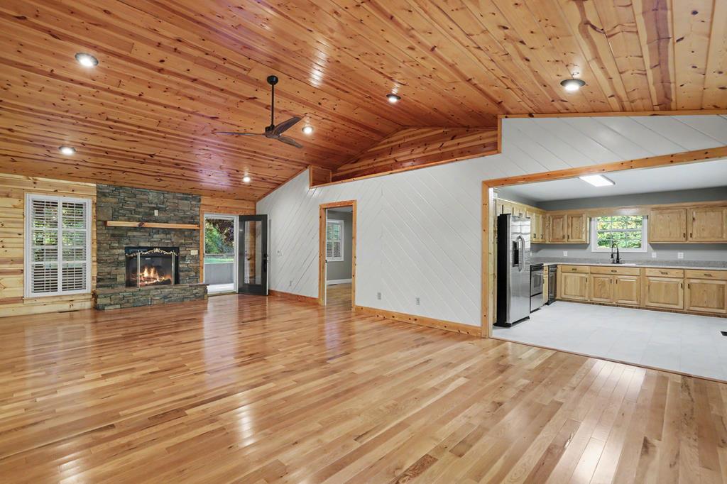 431597 Hiawassee Active