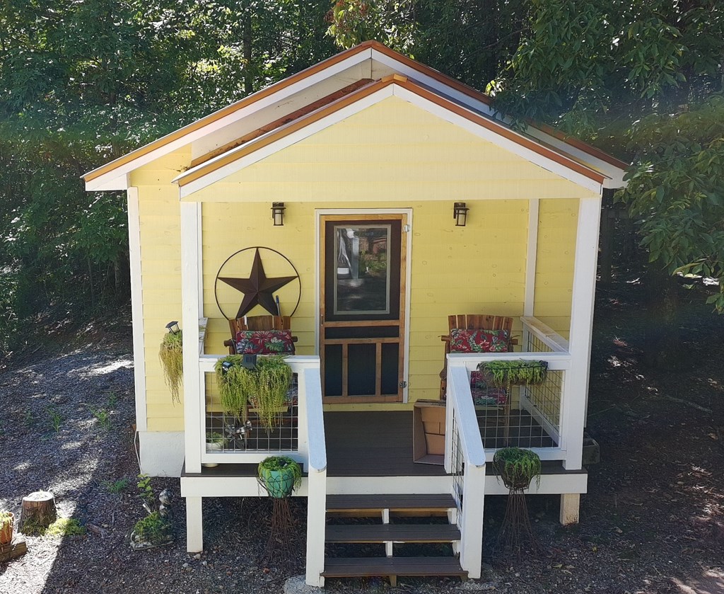 431625  Fixer Upper