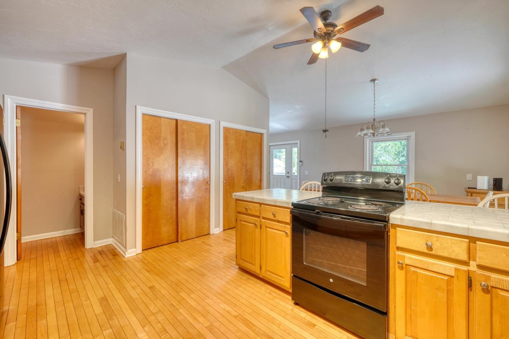 431625  Fixer Upper