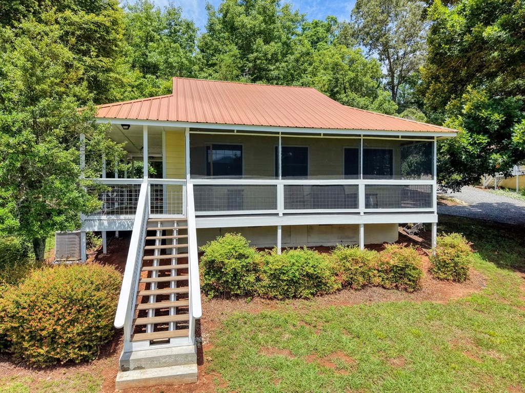 431625  Fixer Upper