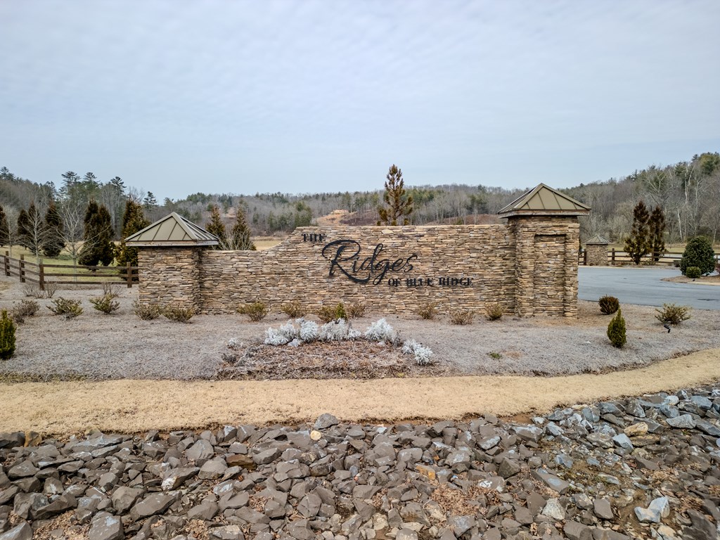 431669 Morganton
 Land