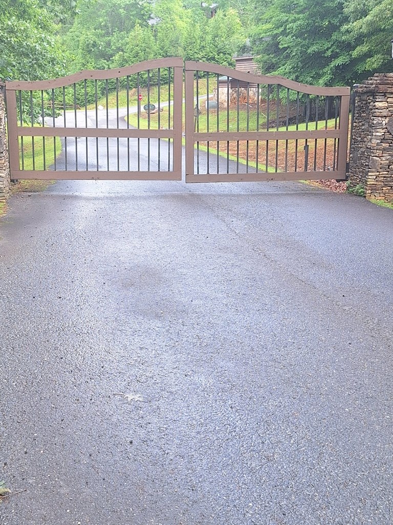 431690 Morganton
 Land