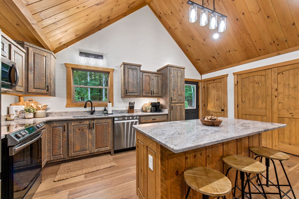 431691 Mineral Bluff Active