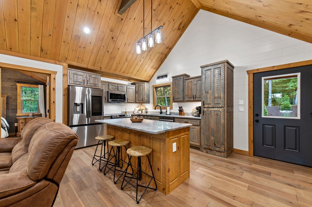431691 Mineral Bluff Active