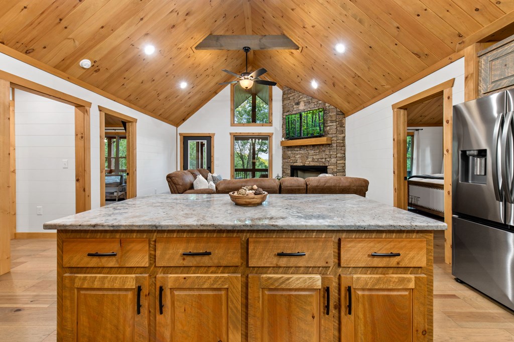 431691 Mineral Bluff Active