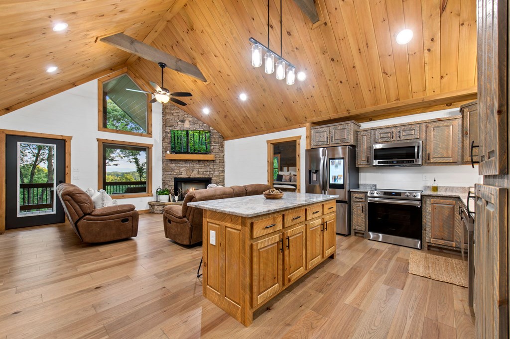 431691 Mineral Bluff Active