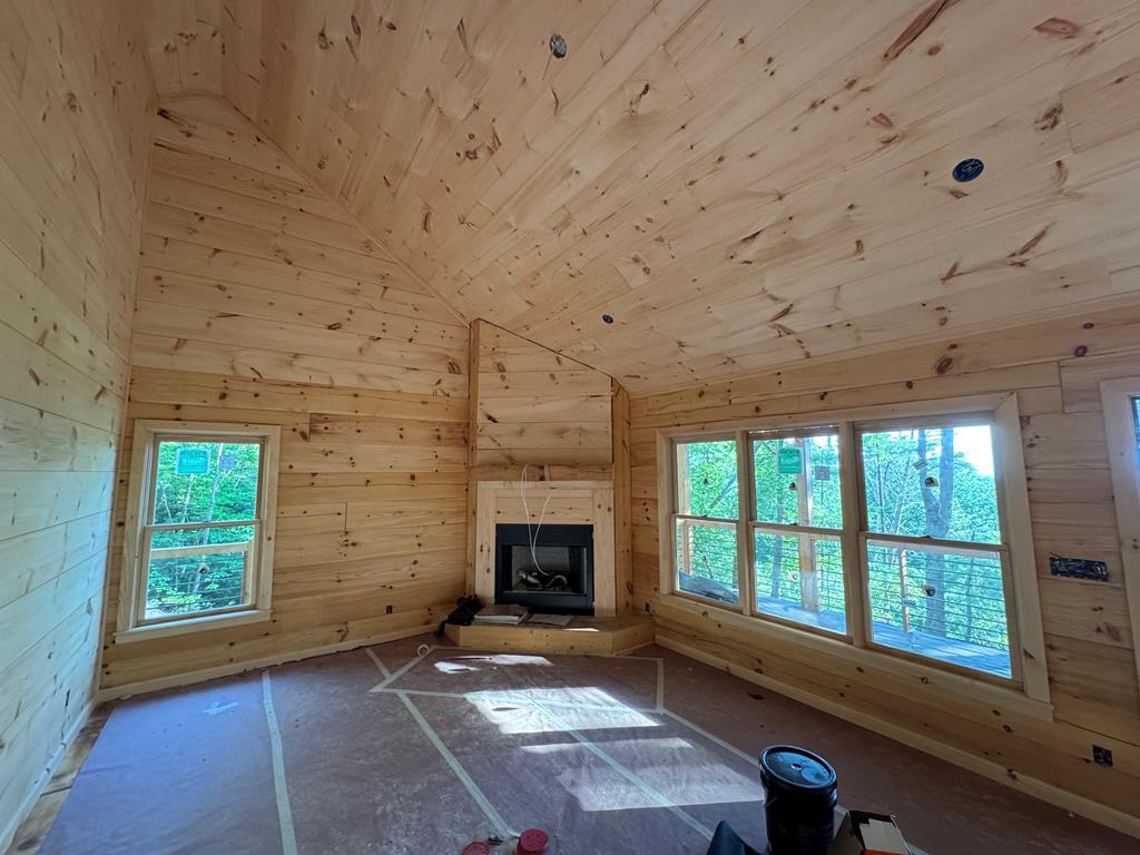 431692 Cherry Log Active