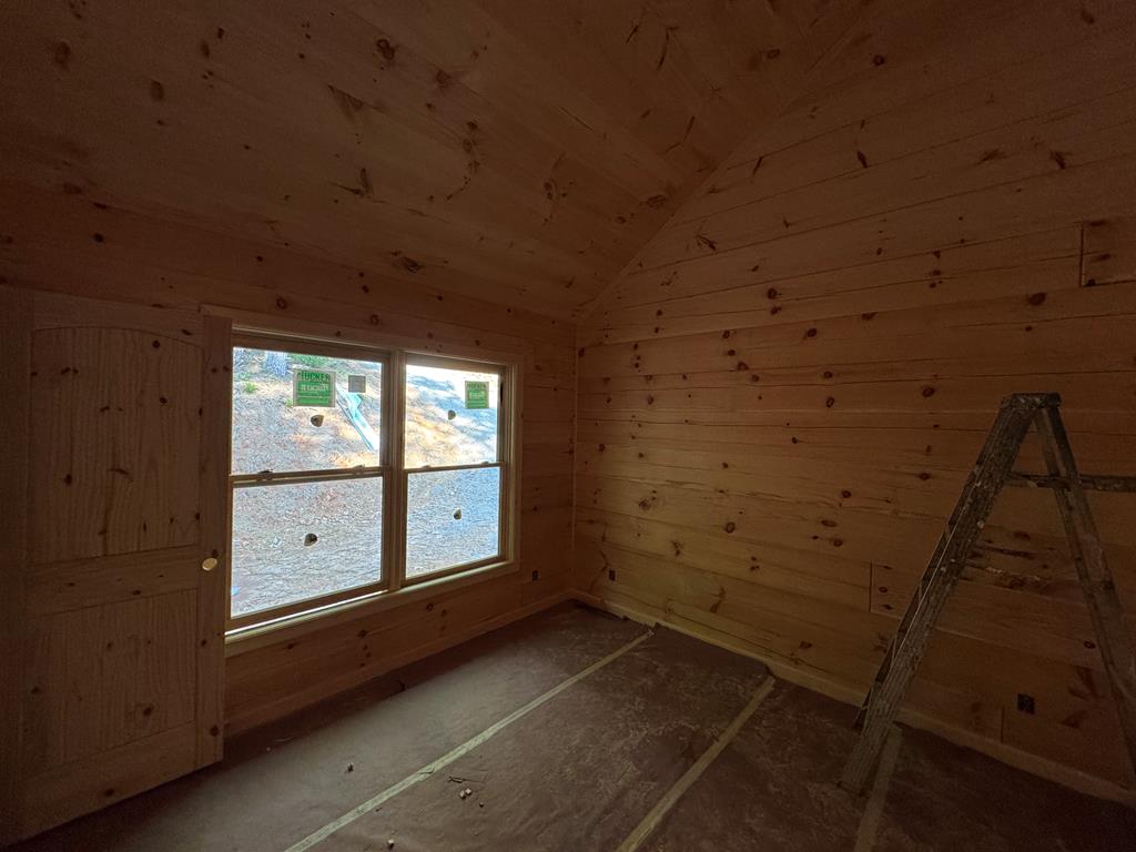 431692 Cherry Log Active