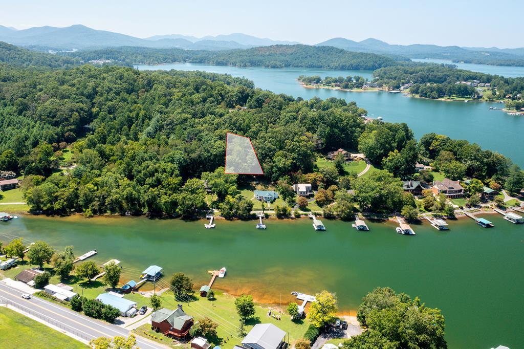 431696 Hayesville
 Land