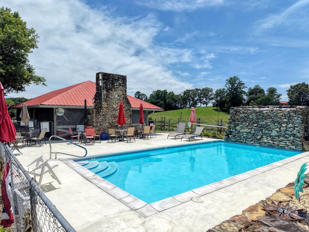 431709 Blairsville
 Land