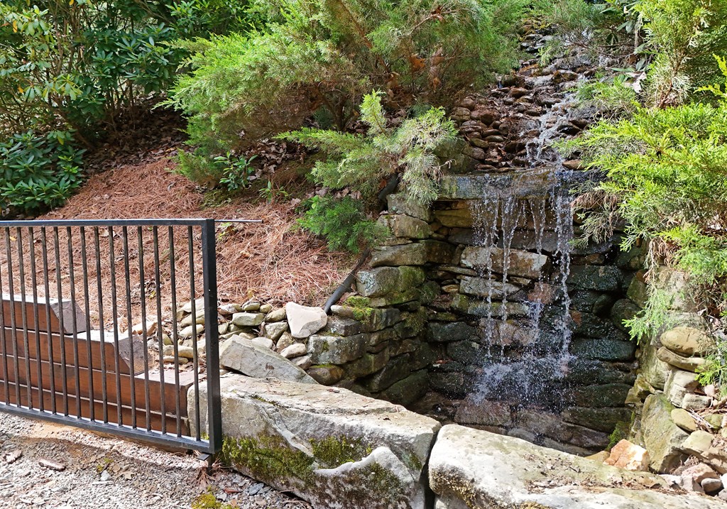 432743 Morganton Active