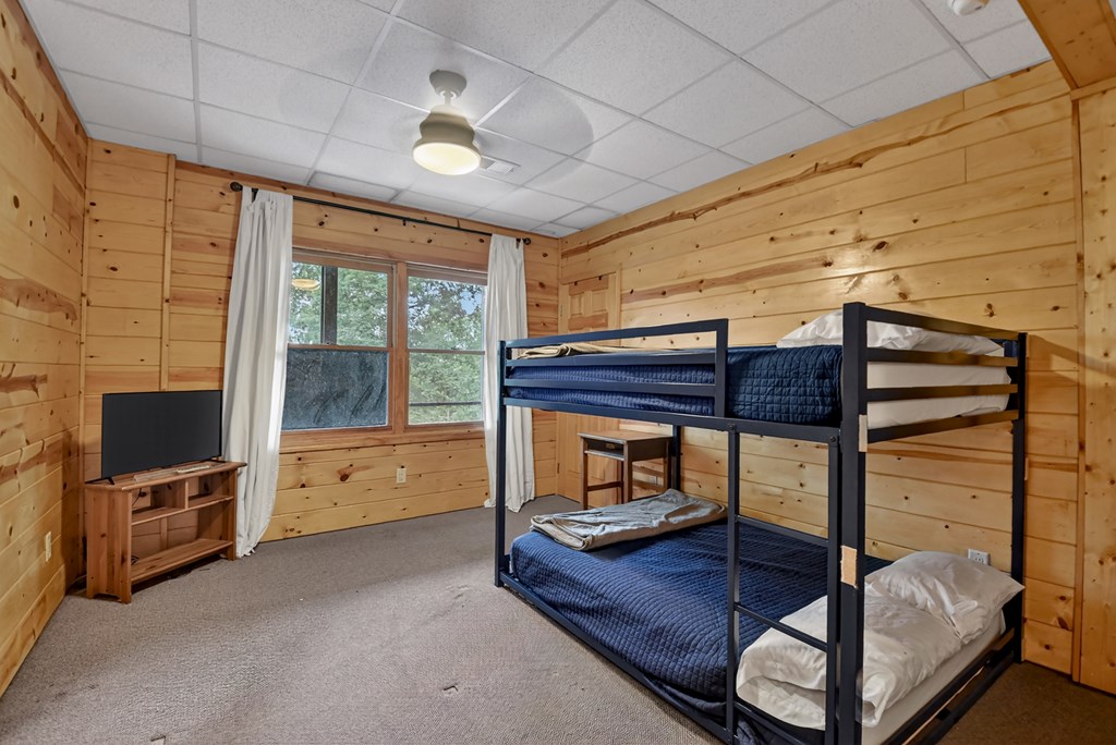 432745 Blue Ridge Active
