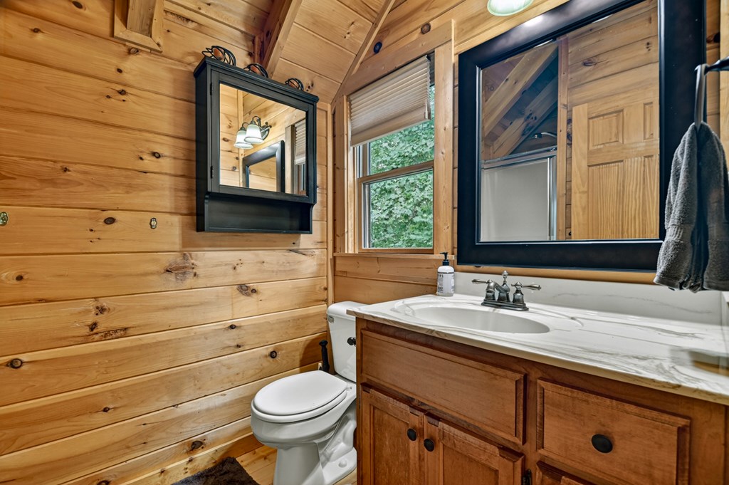 432745 Blue Ridge Active