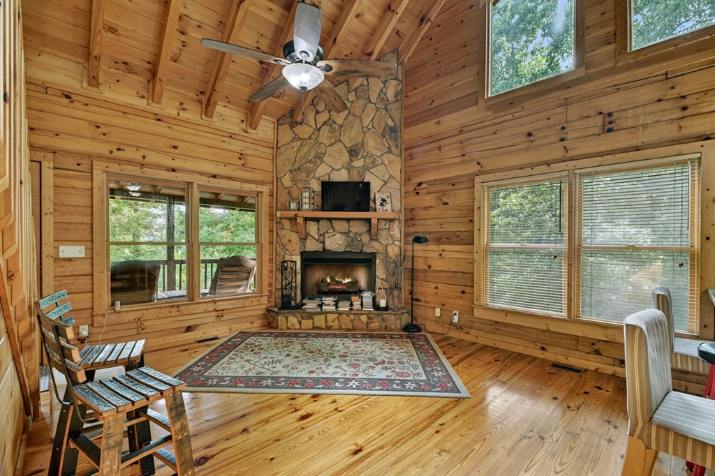 432745 Blue Ridge Active