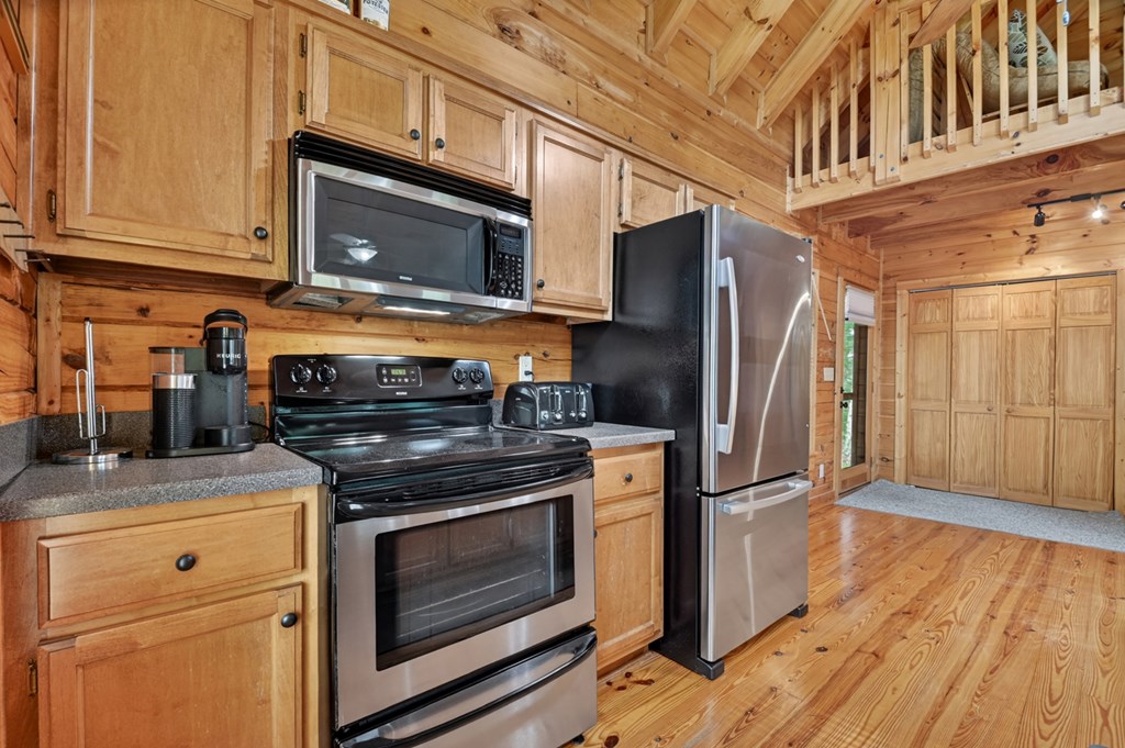 432745 Blue Ridge Active