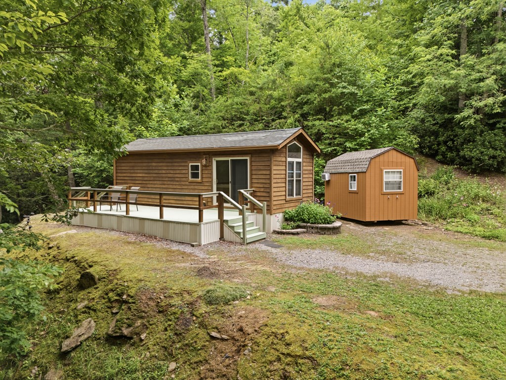 432759 Hayesville Active