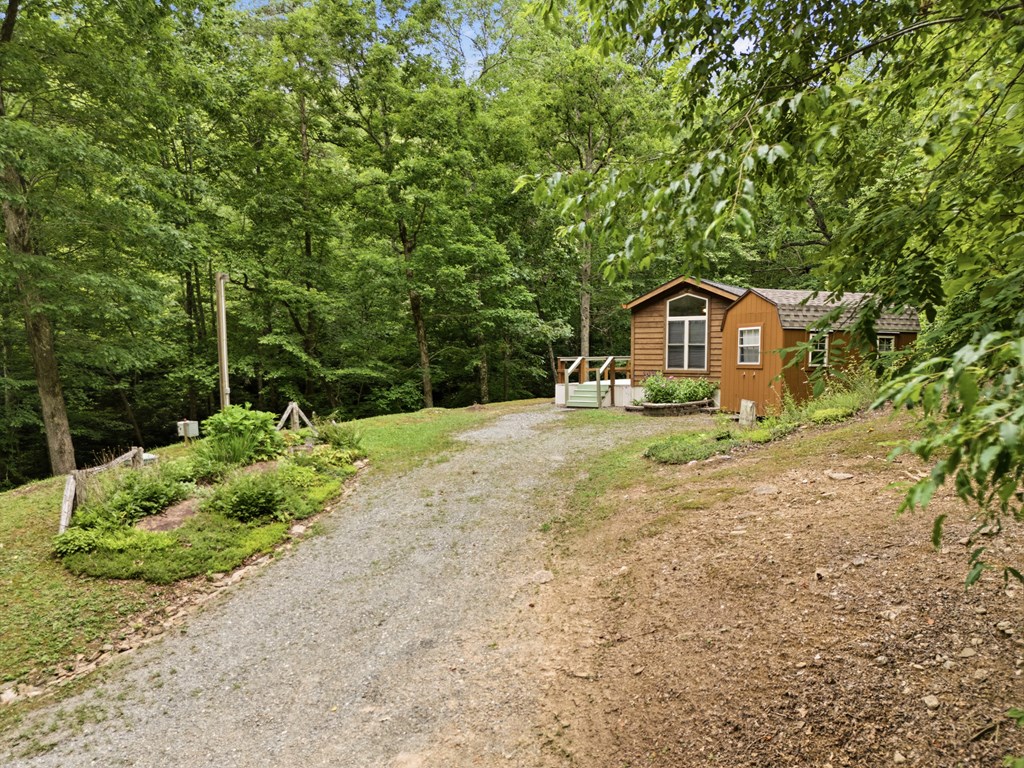 432759 Hayesville Active