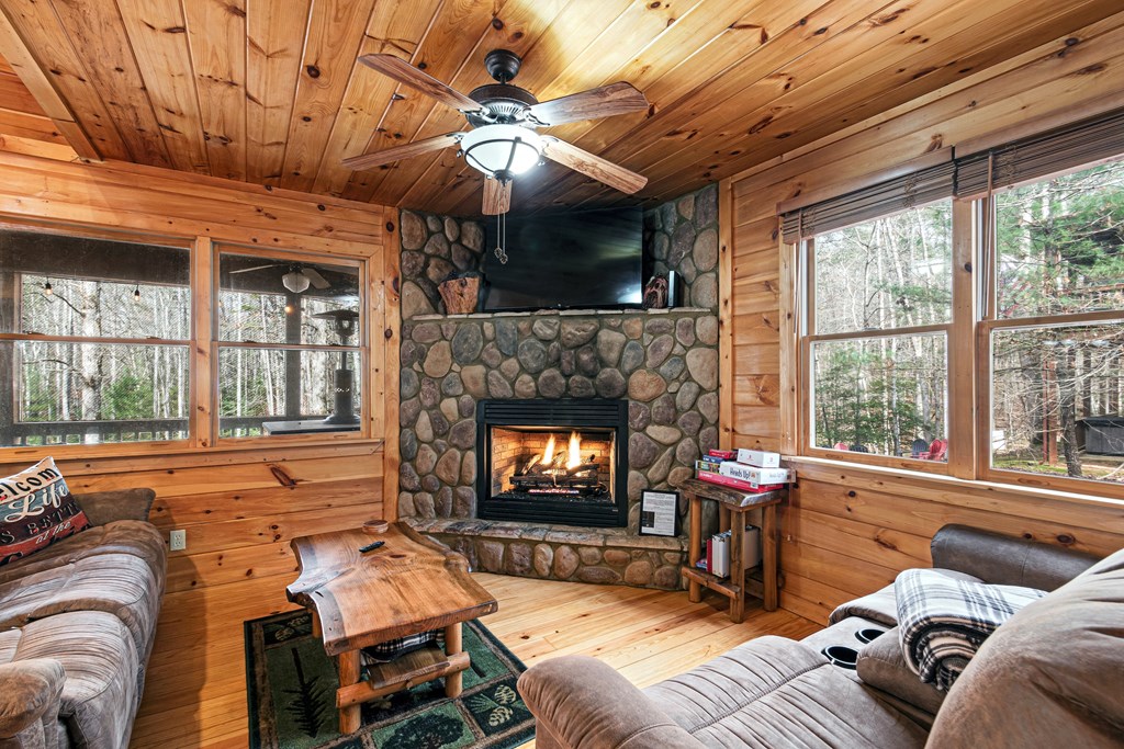 432776 Blue Ridge Active