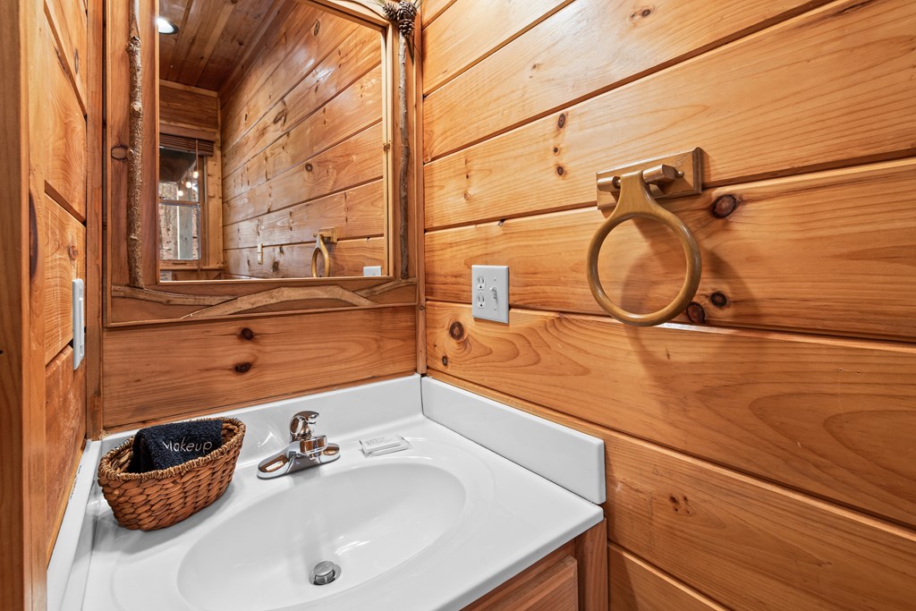 432776 Blue Ridge Active