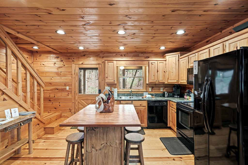 432776 Blue Ridge Active