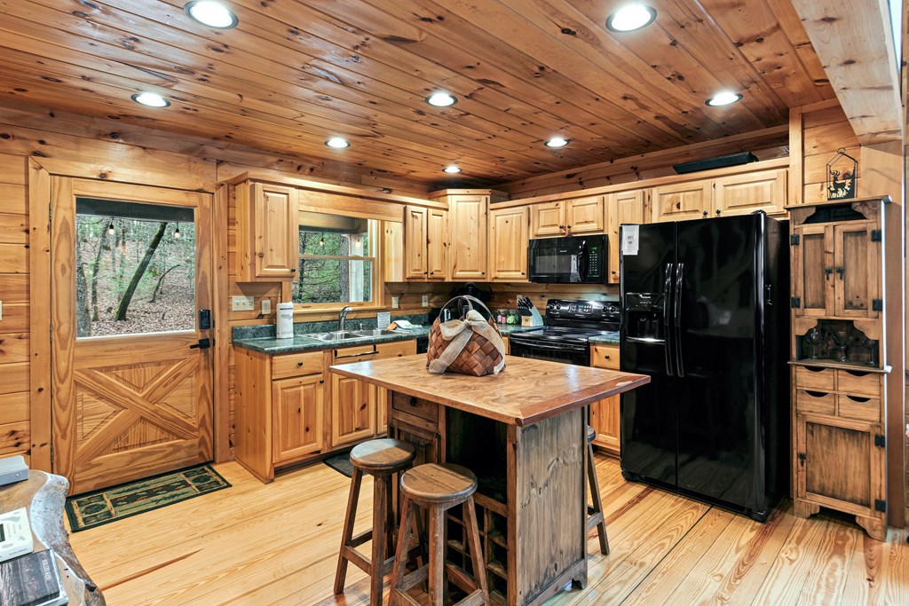 432776 Blue Ridge Active