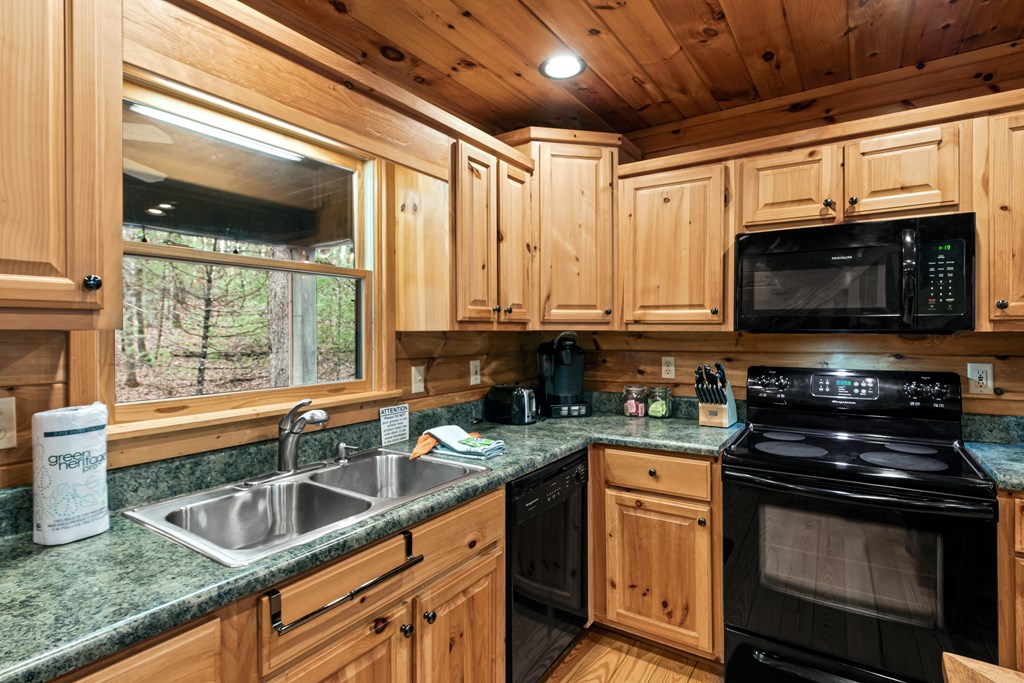 432776 Blue Ridge Active