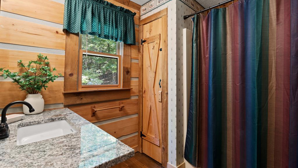 432779 Blue Ridge Active