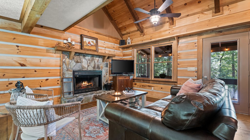 432779 Blue Ridge Active