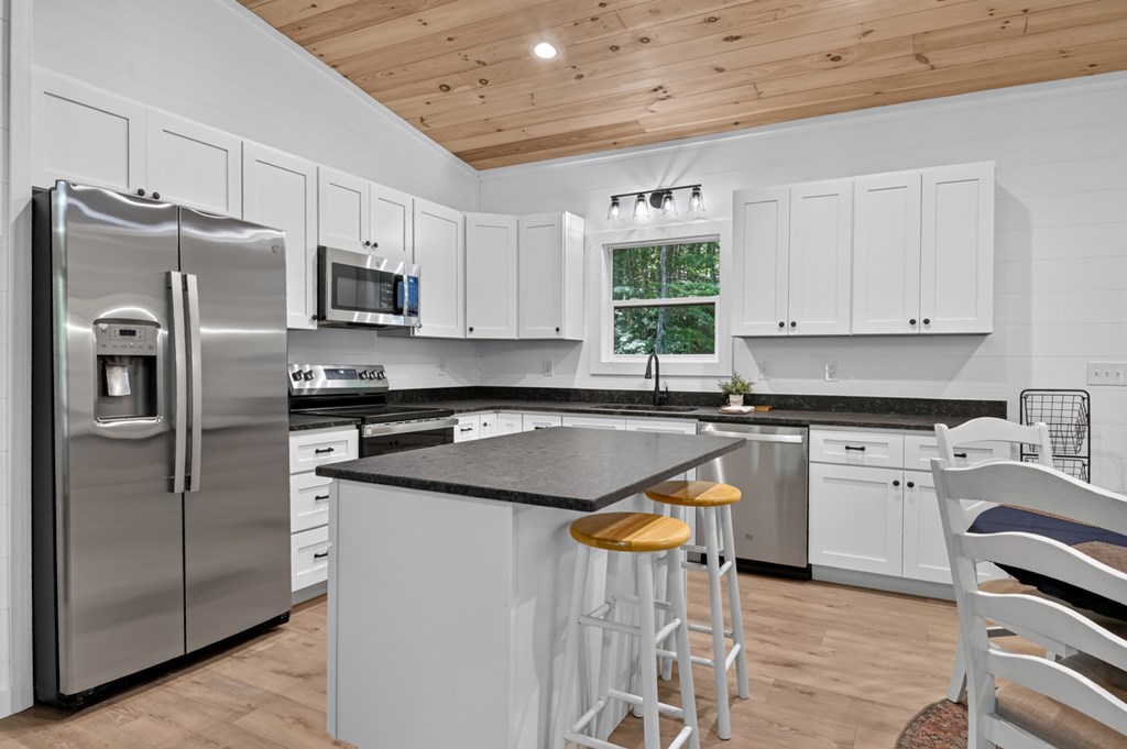 432803 Morganton Active