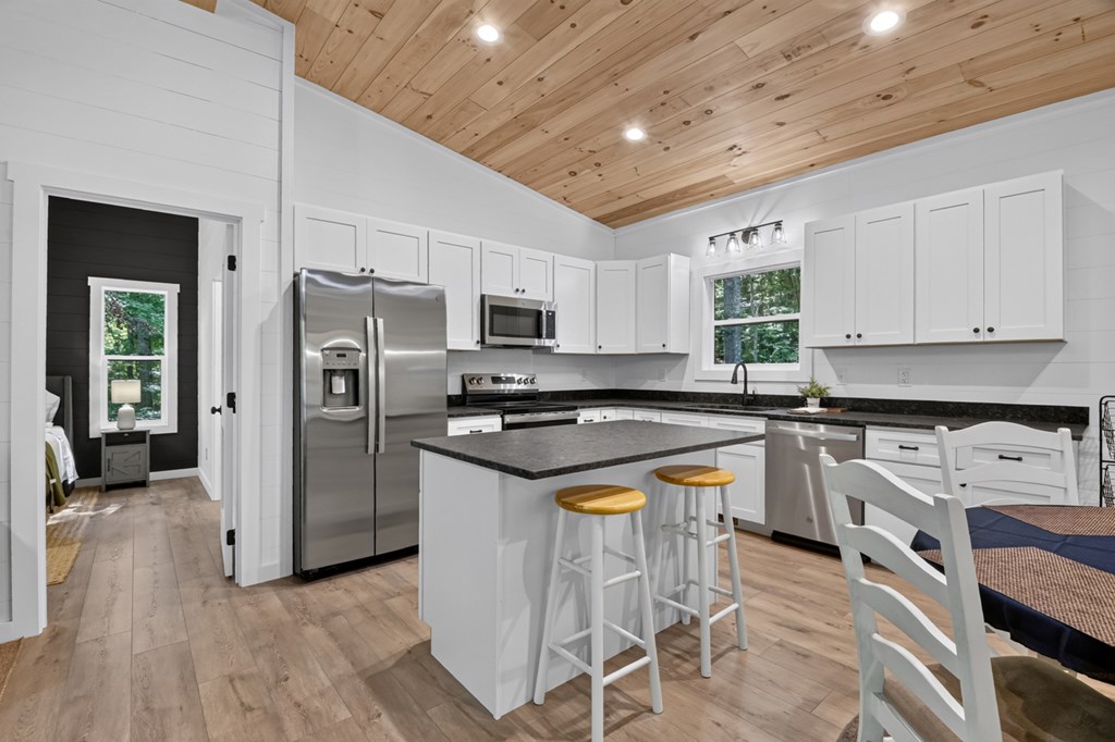 432803 Morganton Active