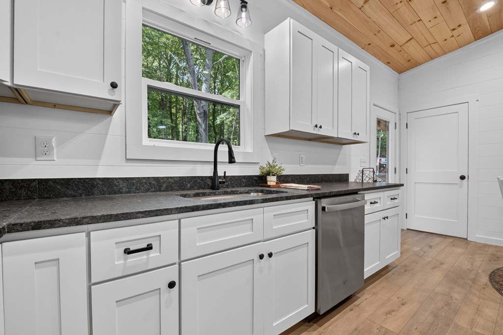 432803 Morganton Active