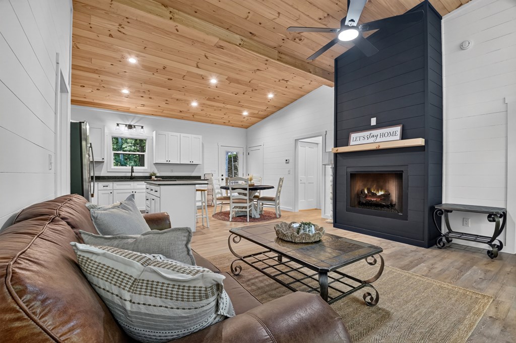432803 Morganton Active