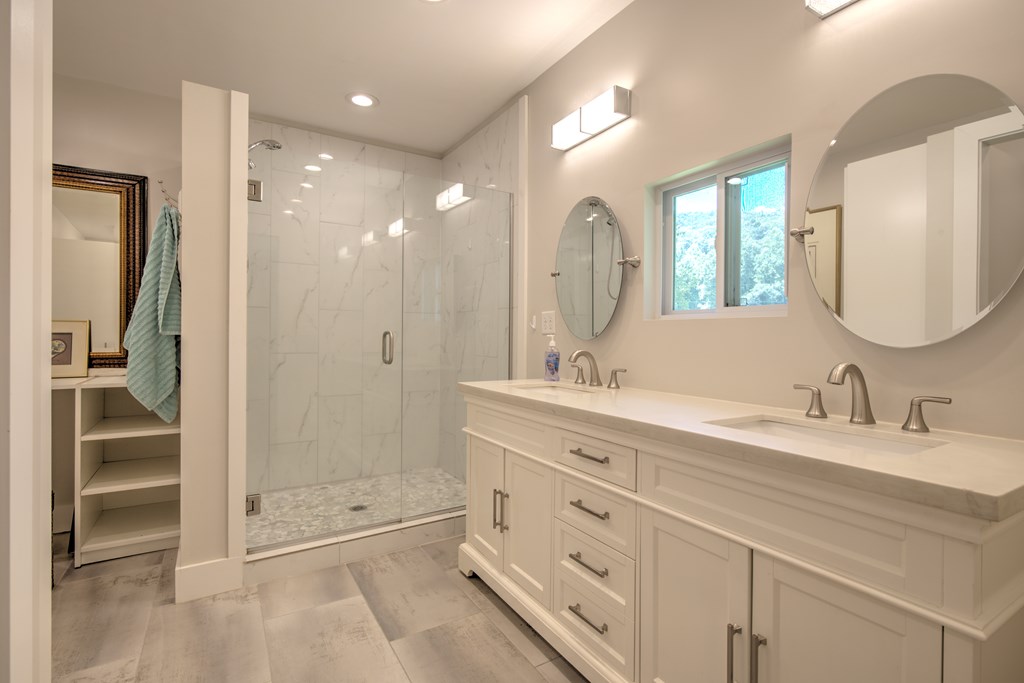 432825 Morganton Active