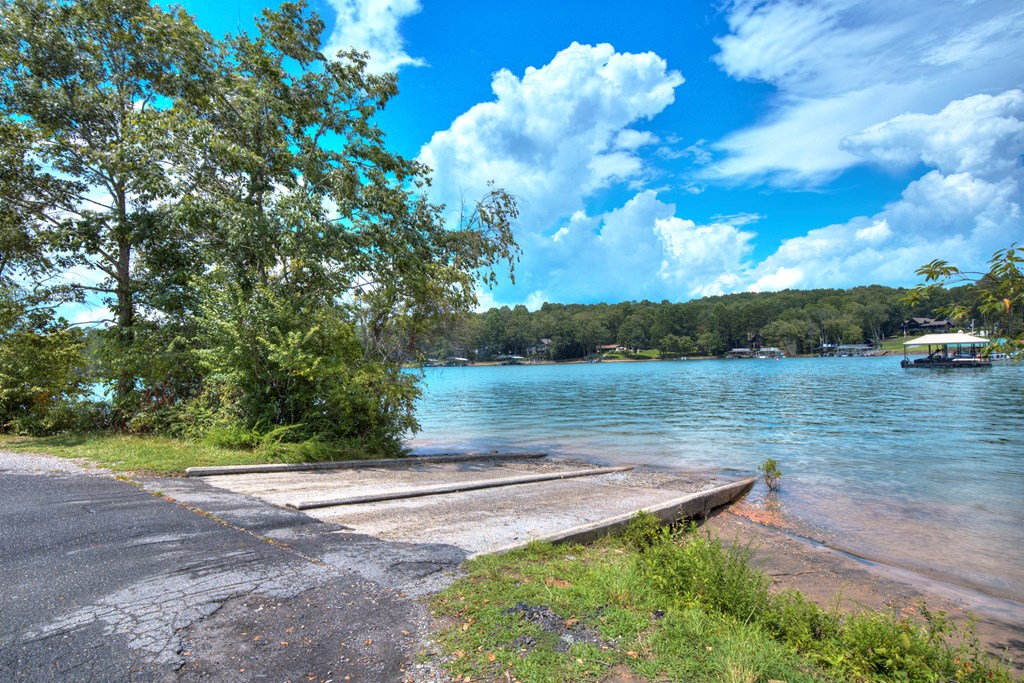 432825 Morganton Active