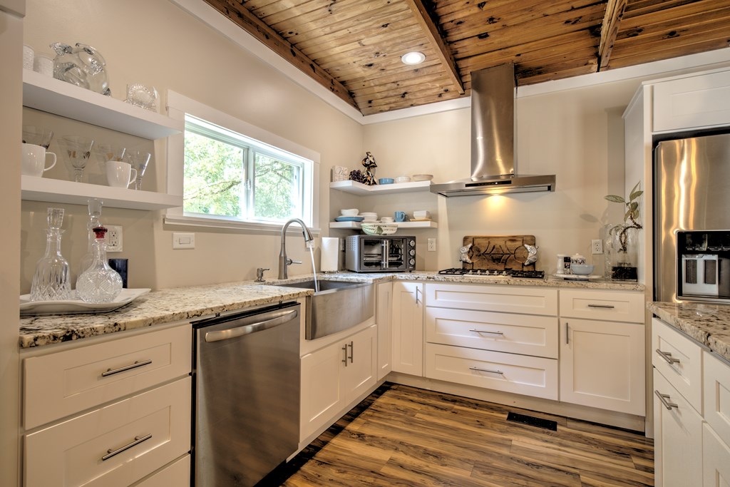 432825 Morganton Active