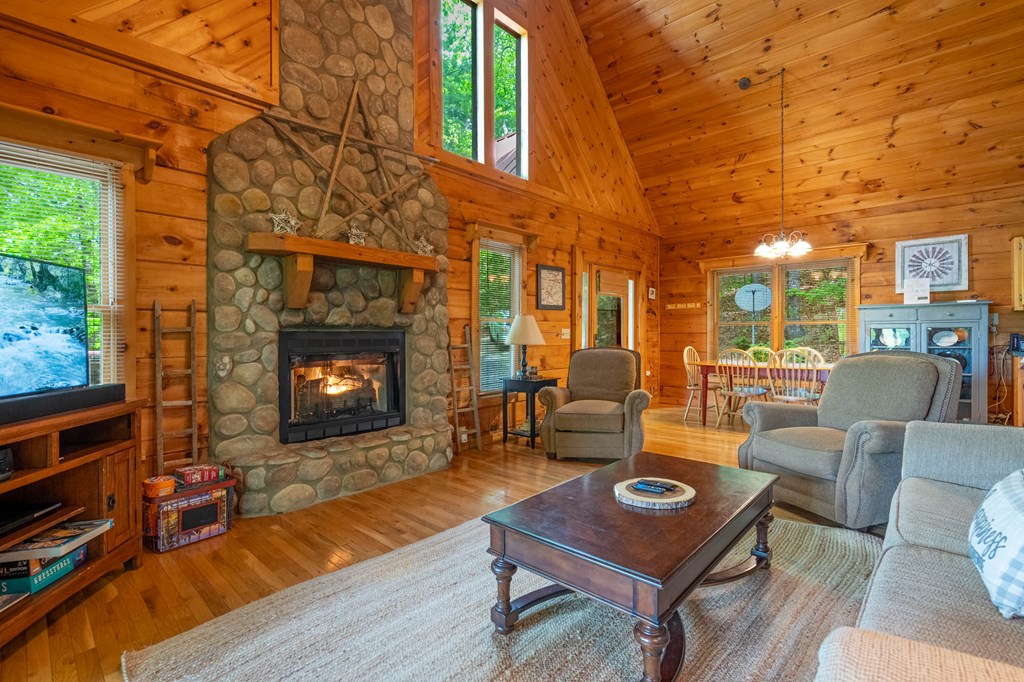 432831 Cherry Log Active