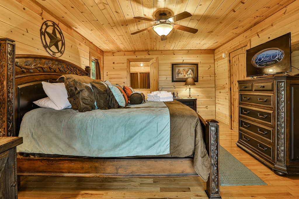 432837 Blue Ridge Active