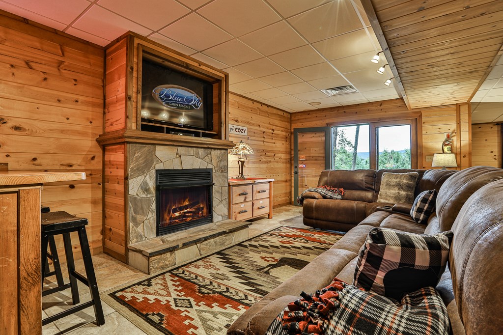 432837 Blue Ridge Active
