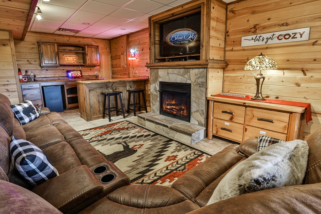 432837 Blue Ridge Active