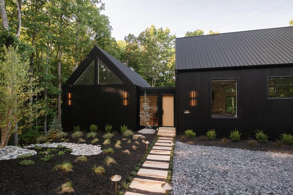 432841 Blue Ridge Active