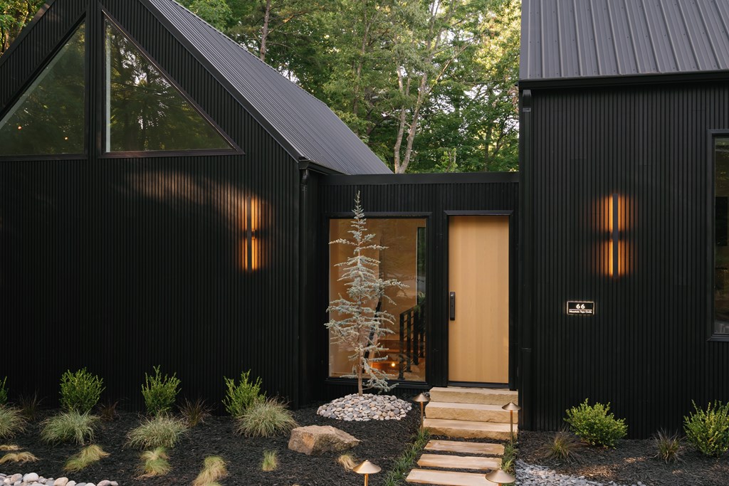432841 Blue Ridge Active