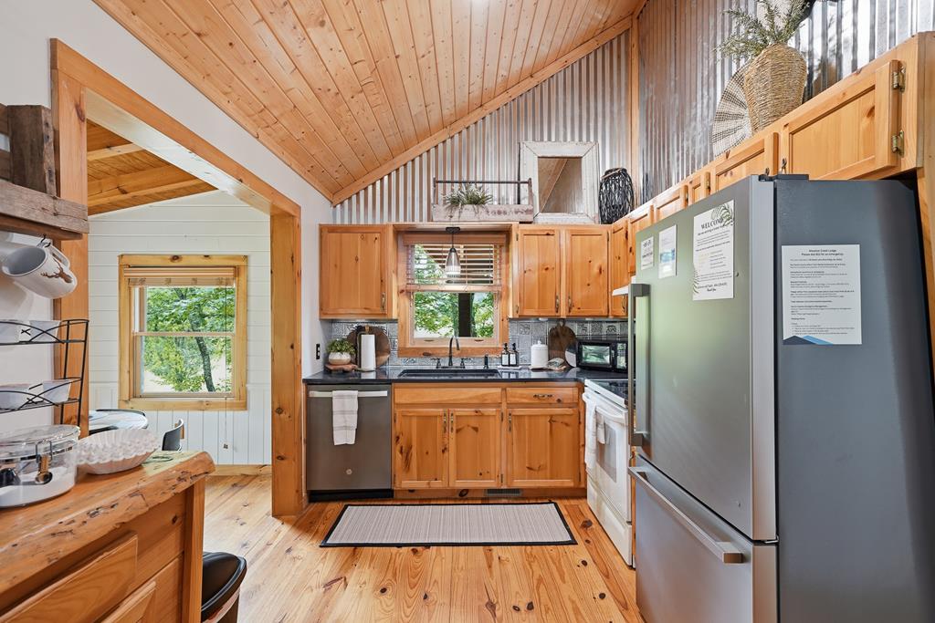 432847 Blue Ridge Active