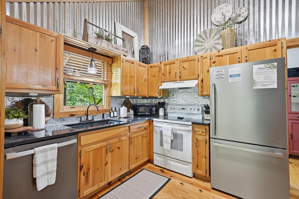 432847 Blue Ridge Active