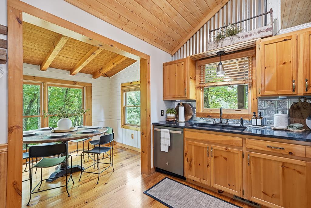 432847 Blue Ridge Active