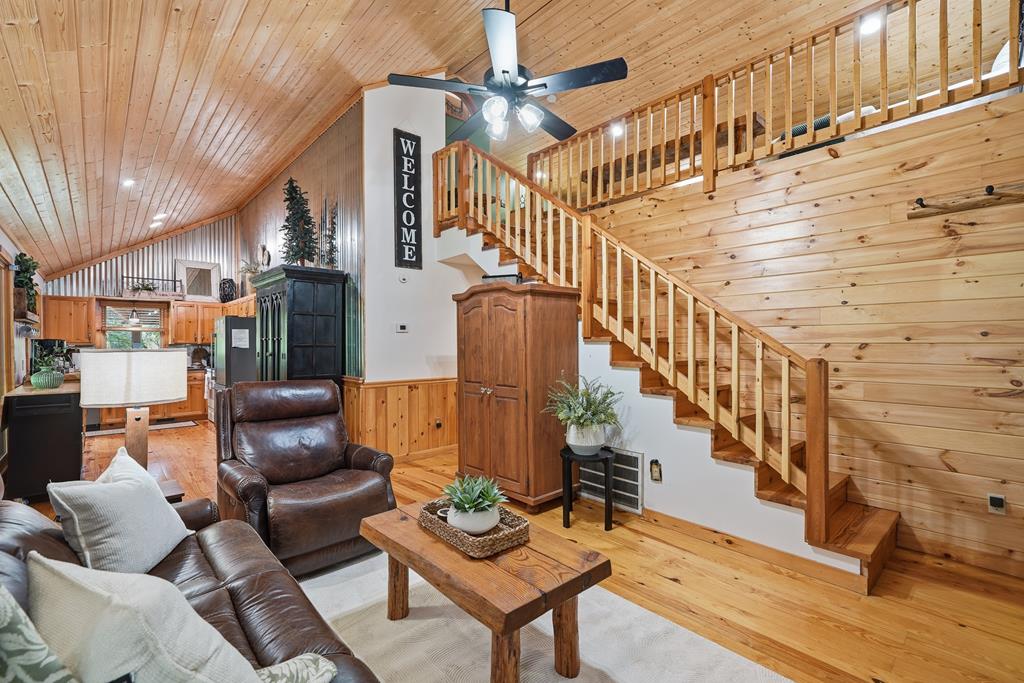 432847 Blue Ridge Active