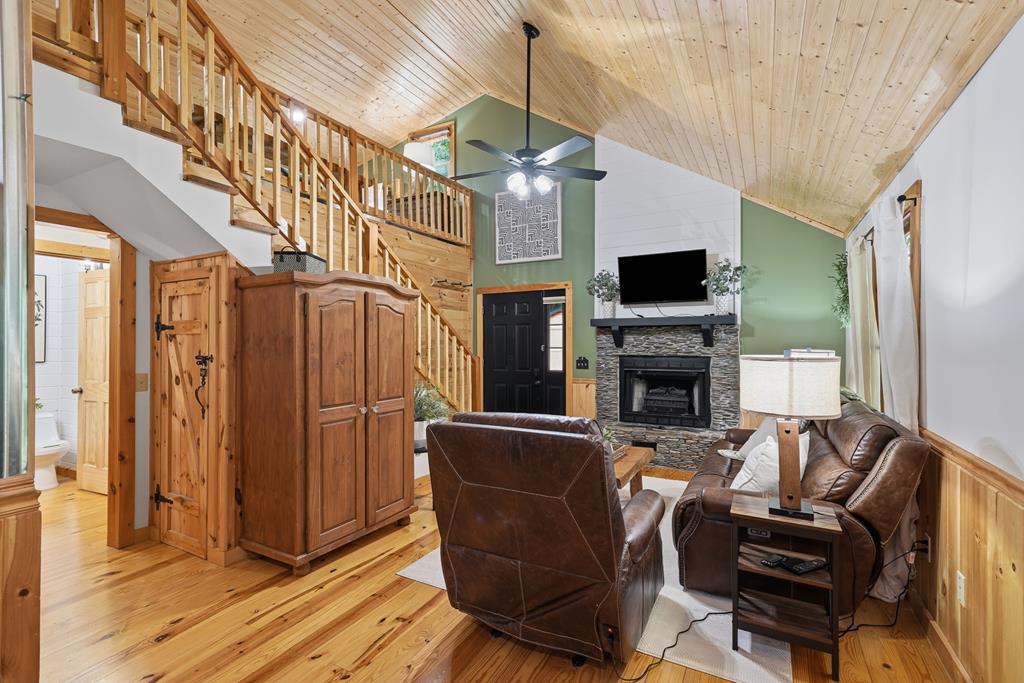 432847 Blue Ridge Active