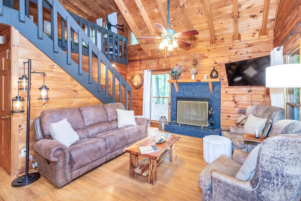 432851 Blue Ridge Active