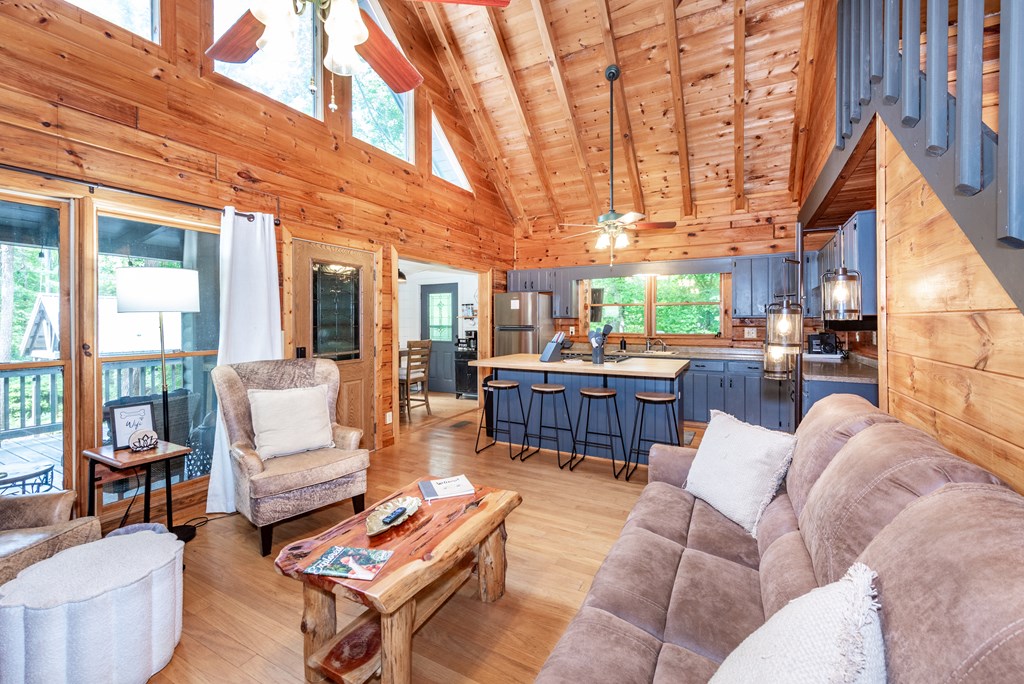 432851 Blue Ridge Active