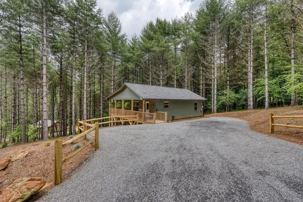 432880 Hayesville Active