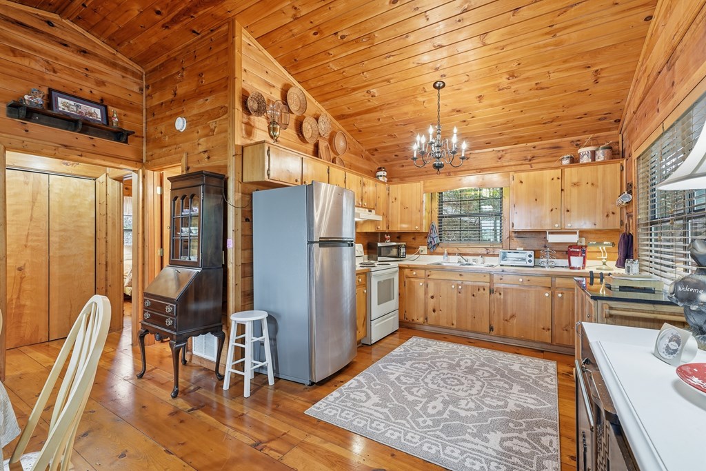 432890 Blue Ridge Active